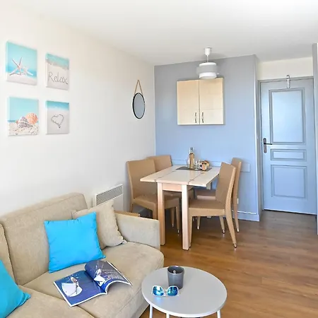 Apartment Village Cap Esterel - L'esquinade-106 By Interhome